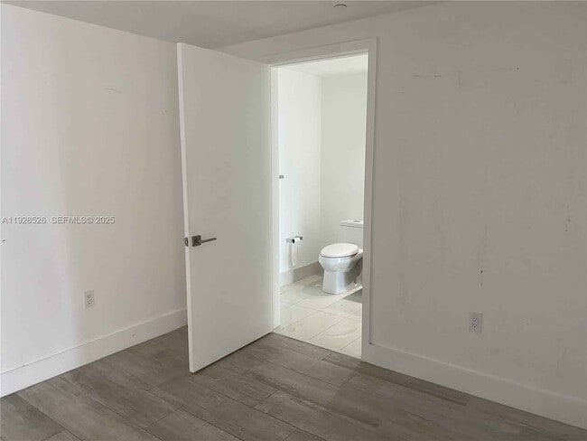 Building Photo - 121 NE 34th St