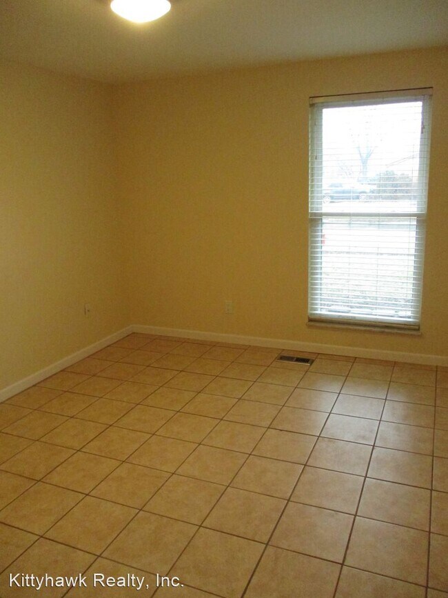 Building Photo - 4 br, 2.5 bath House - 4900 Arrowview Drive