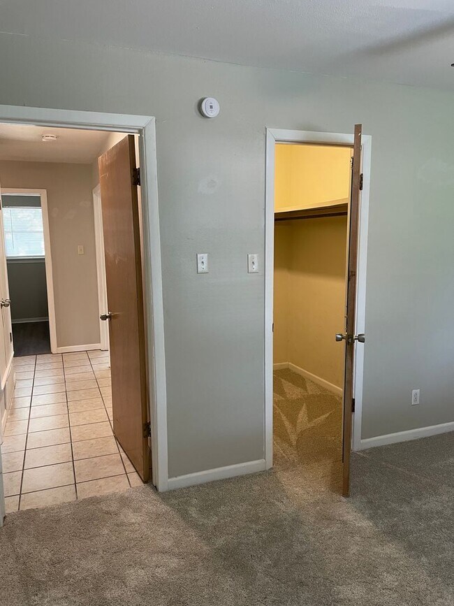 Building Photo - Now available! Pet Restrictions. Charming ...