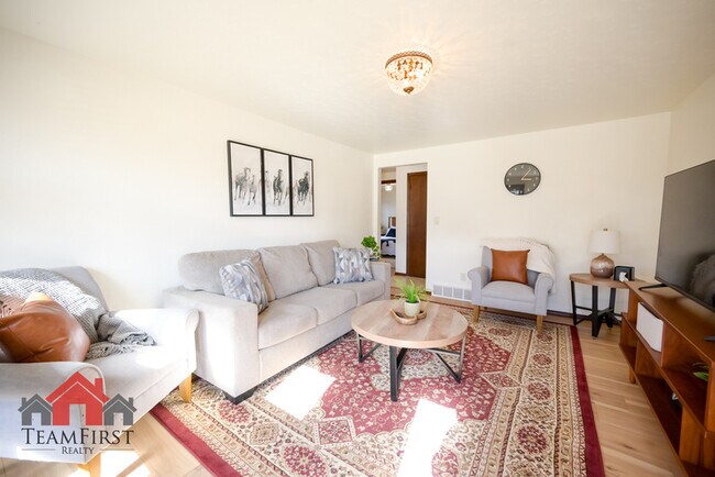 Building Photo - 1807 Careful Ct