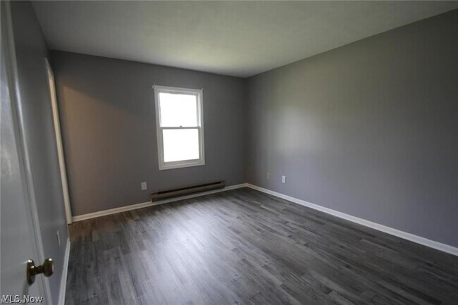 Building Photo - 300 Northland Dr