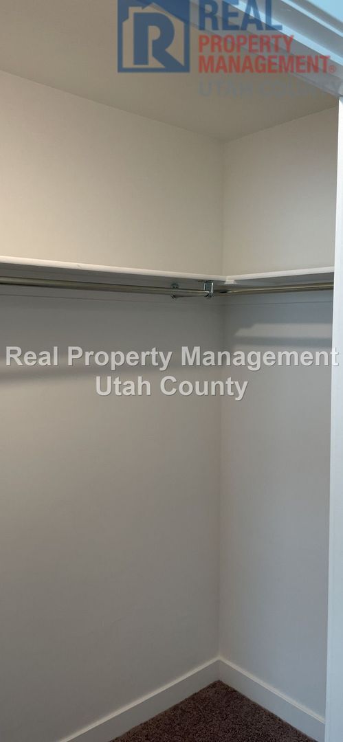 Building Photo - 487 S Fox Chase Ln