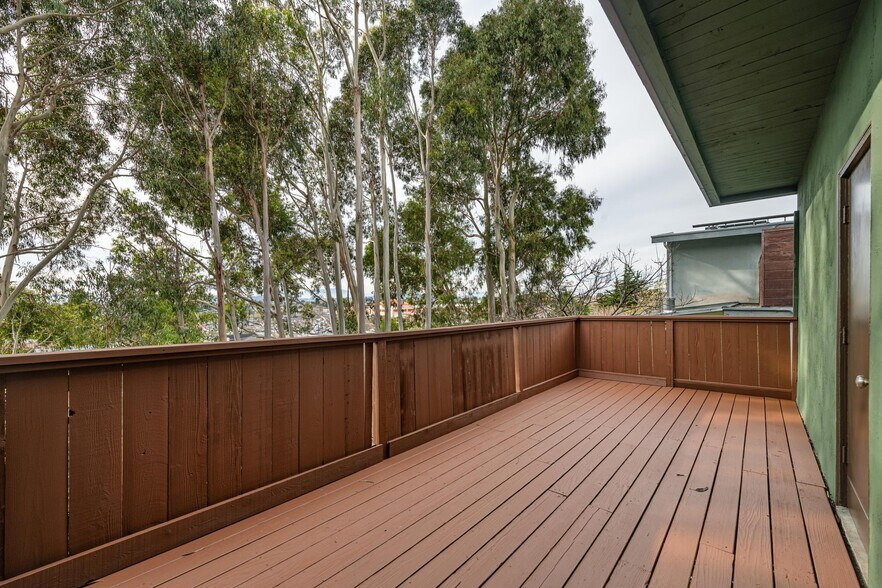 Building Photo - 2073 Key Blvd