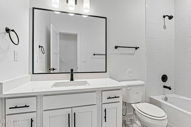 Building Photo - 13909 Paseo Perlas Dr