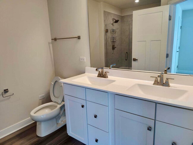 Building Photo - 319 Elm Ct.