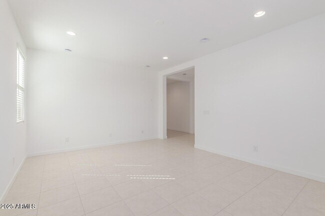 Building Photo - 11157 W Parkway Dr