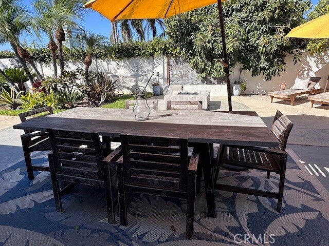 Building Photo - 8091 Valencia Dr