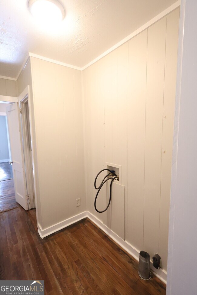 Building Photo - 829 Matheson Rd