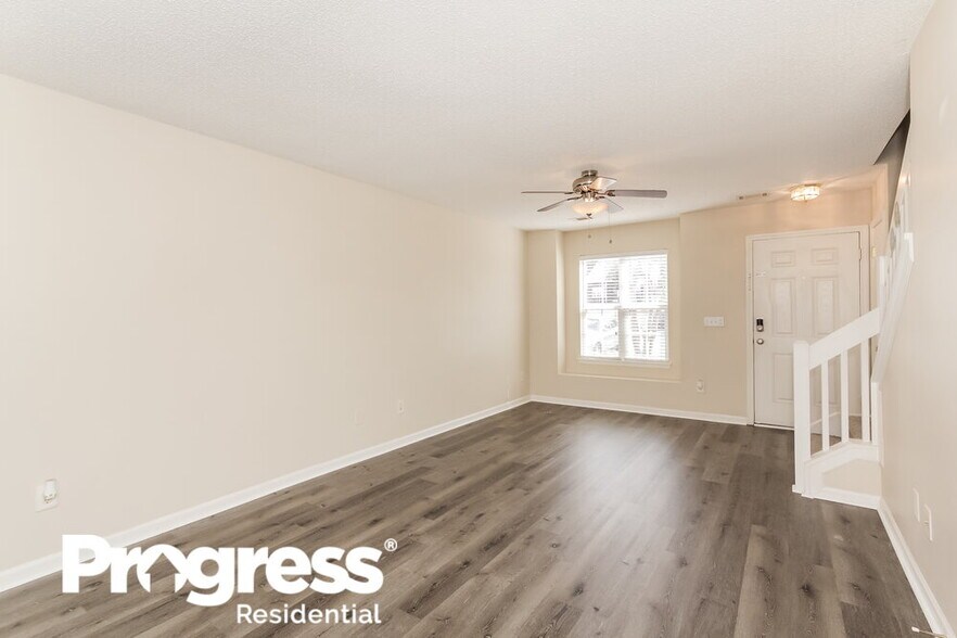 Building Photo - 17113 Greenlawn Hills Ct