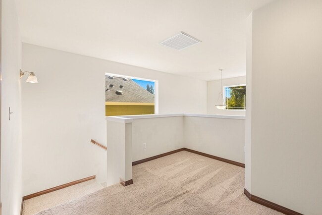Building Photo - Bothell 3 Bedroom House with Office Nook 2...