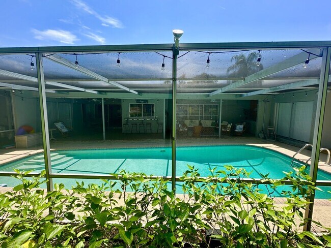 Building Photo - 2780 Landmark Dr