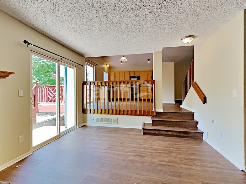 Building Photo - 13373 Mariposa Ct