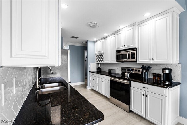 Building Photo - 2328 SE 27th St