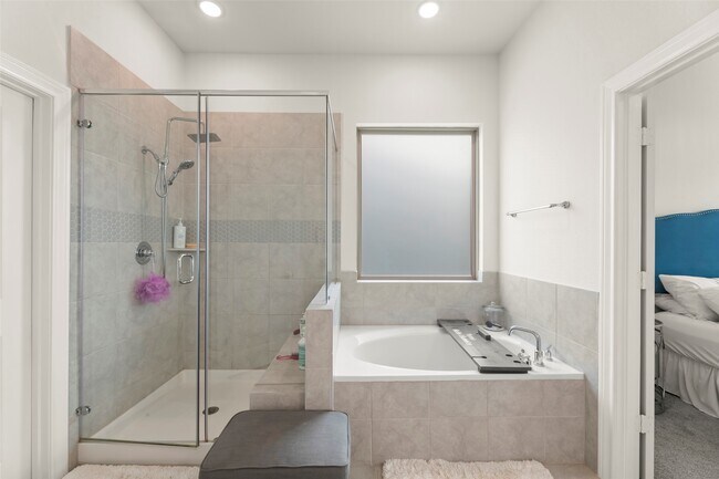 Building Photo - 1939 Shallow Canyon Ln