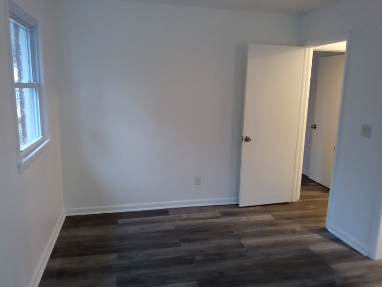 Building Photo - 3 A Saybrook Dr