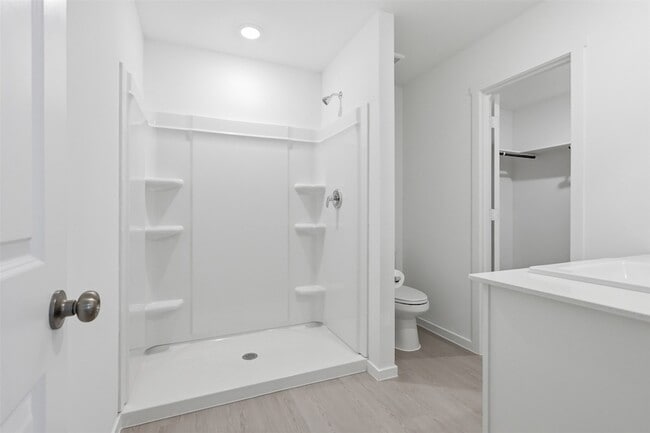 Building Photo - 3040 Campeiro Ave