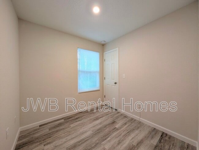 Building Photo - 1016 Spearing St