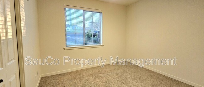 Building Photo - 8078 NE Miriam Way