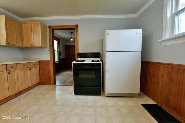 Building Photo - 113 N 3rd Ave