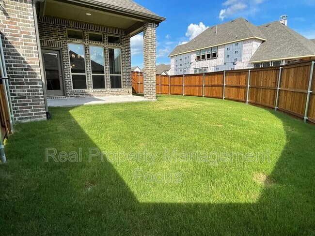 Building Photo - 13969 Falcon Ranch Dr