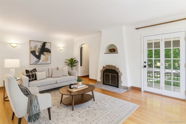 Building Photo - 1021 S Columbine St