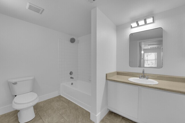Building Photo - 8101 W Flamingo Rd