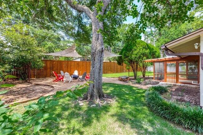 Building Photo - 1903 Boxwood Ct