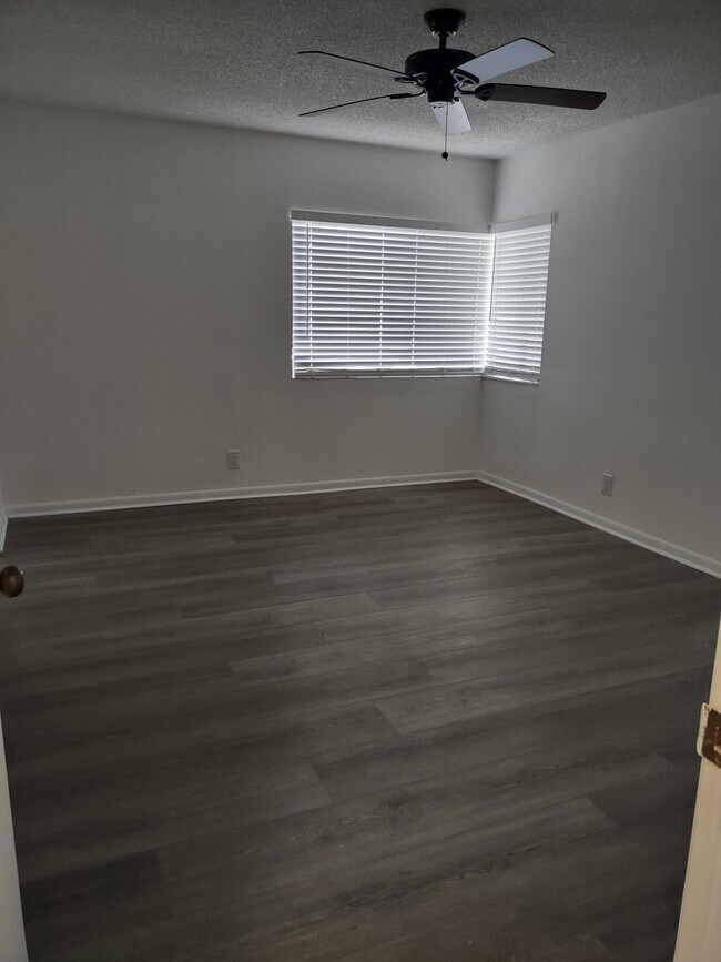Building Photo - 3212 Strawflower Way