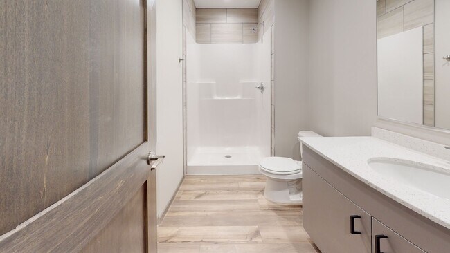 Building Photo - 882 20th Ave SE