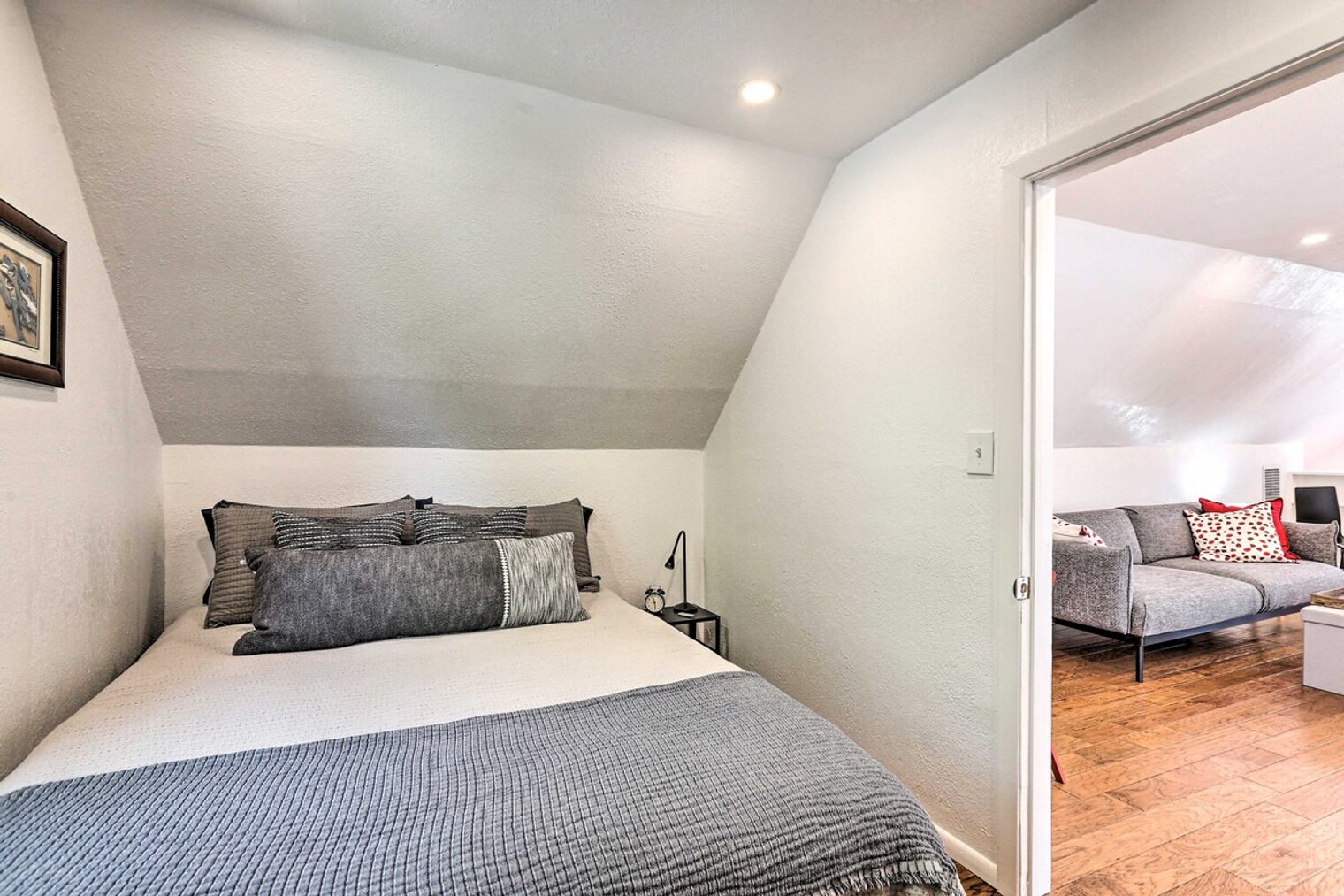 Building Photo - 420 Elati St