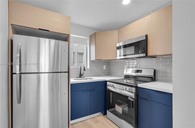 Building Photo - 560 NE 63rd St