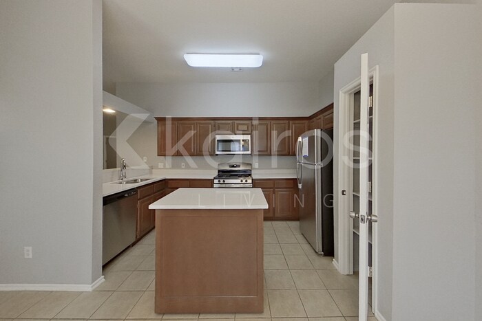 Building Photo - 912 SE 38th St