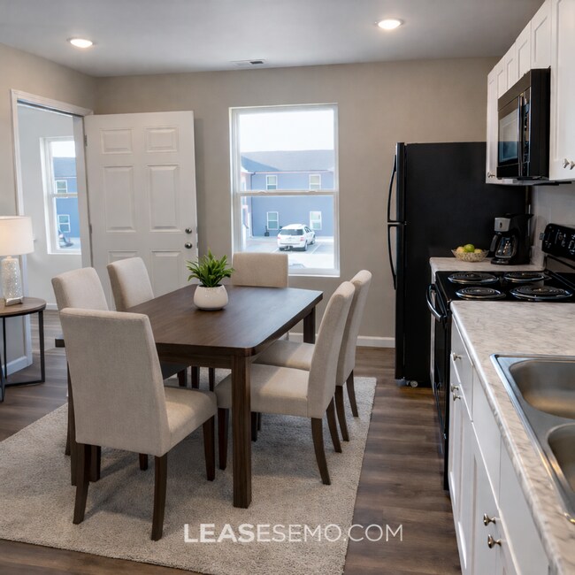 Building Photo - 3 bed, 1 bath Apartment