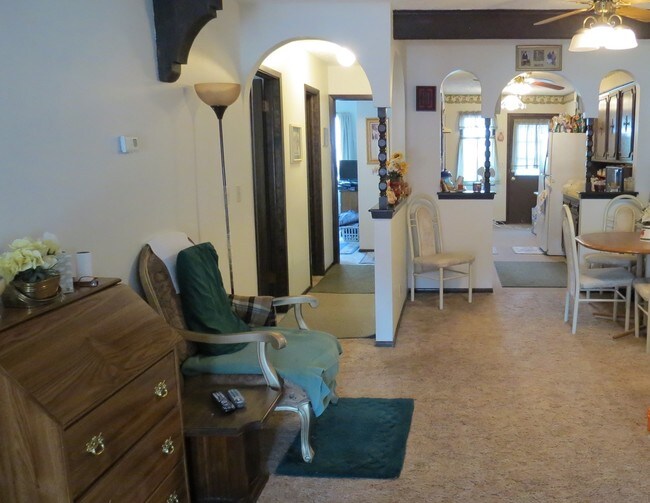 Interior - 4130 Monroe St
