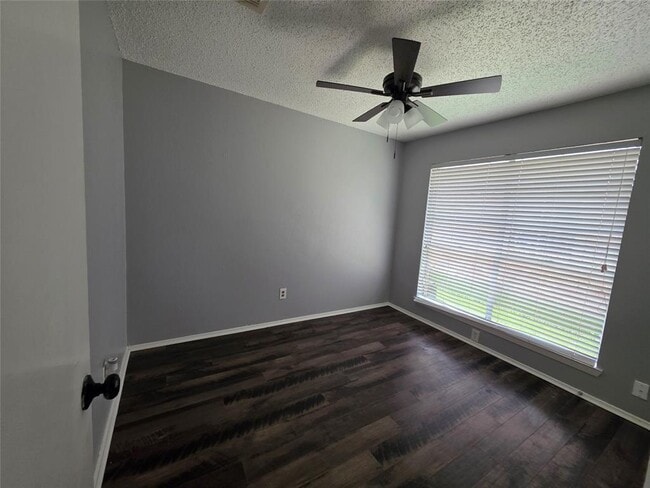 Building Photo - 1115 Rock Canyon Dr
