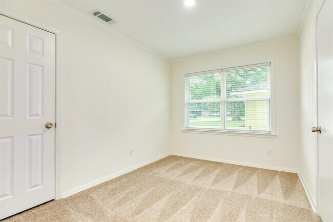 Building Photo - 408 Gardenia St