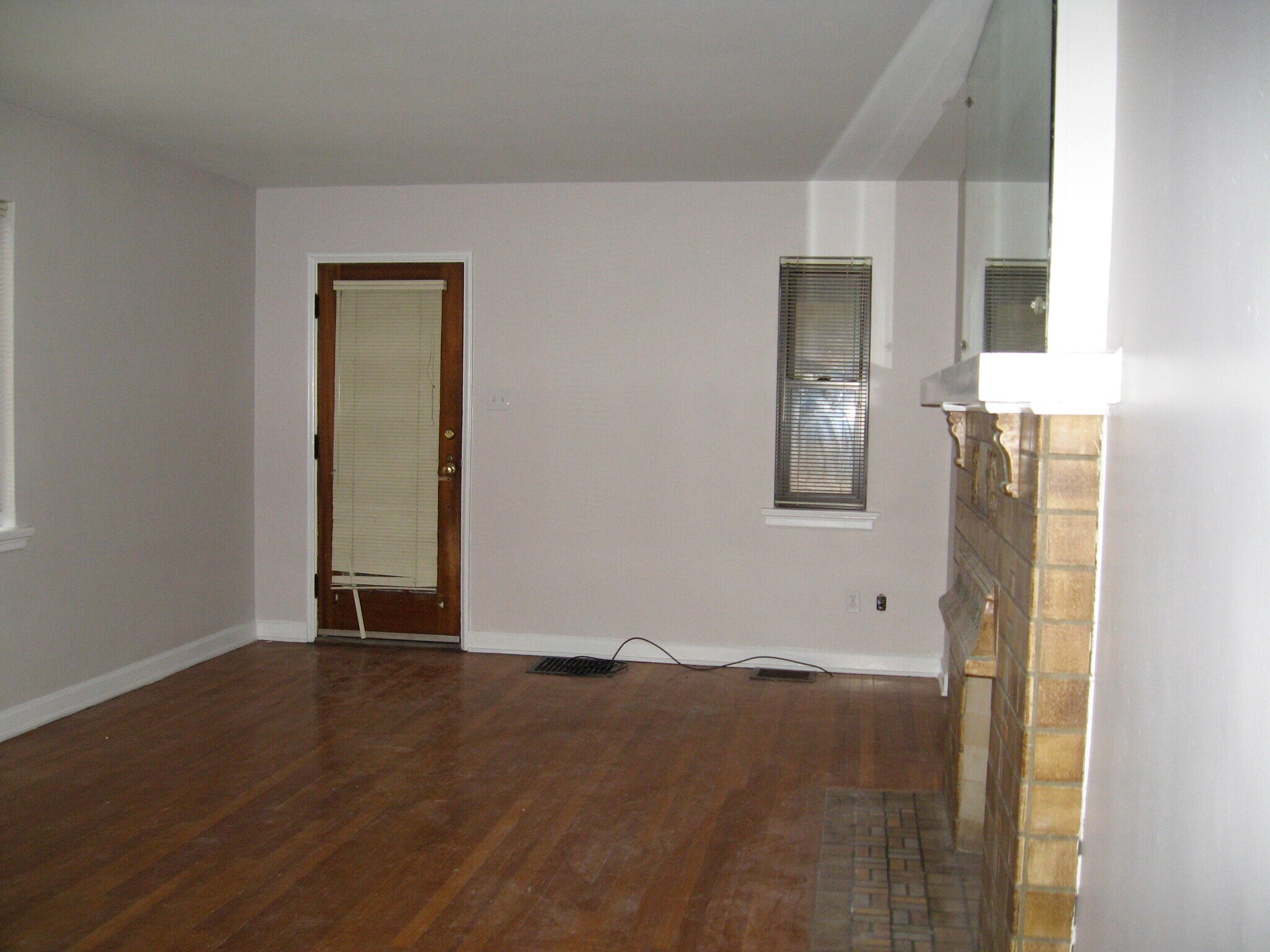 Building Photo - 3000 Bellewood Ave