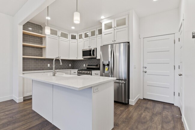 Building Photo - 14806 Queens Garden Ln