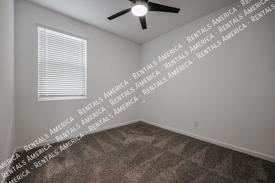 Building Photo - 40322 W Hillman Dr