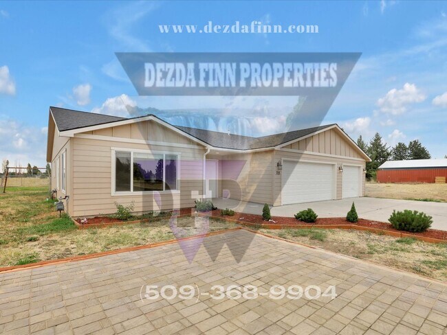 Building Photo - Country Living, Minutes to FAFB! 4 Bed, 2 ...