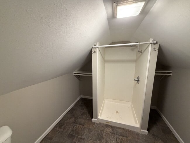 Building Photo - 323 Selma St