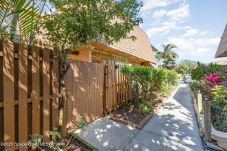 Building Photo - 1736 S Park Ave