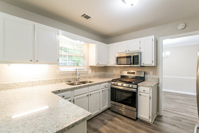 Building Photo - 520 Brooksdale Dr