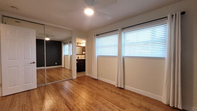 Building Photo - Stunning remodel in ideal location!