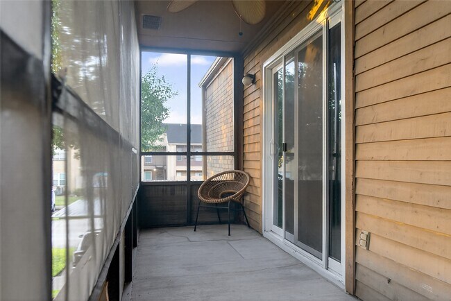 Building Photo - 10555 Turtlewood Ct