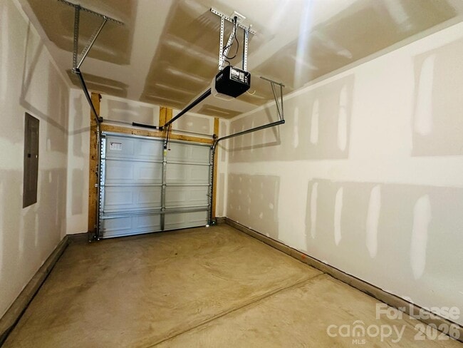 Building Photo - 5633 Stafford Rd