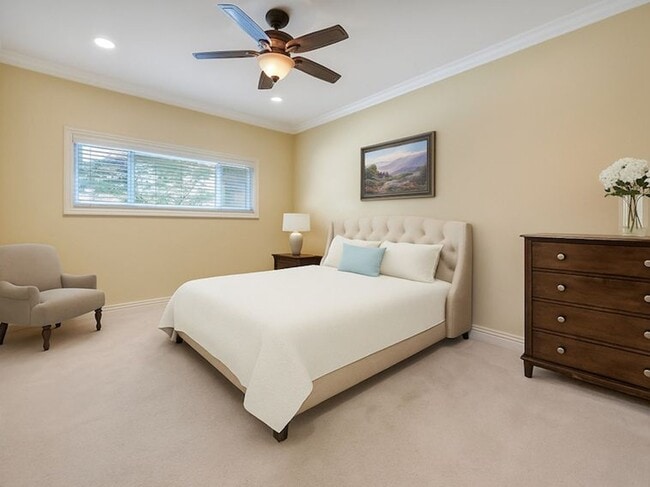 Building Photo - 29600 Island View Dr