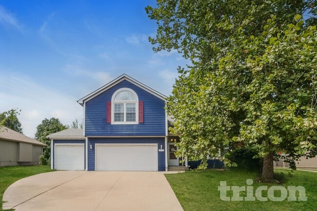 Building Photo - 1112 SE Windstar Dr