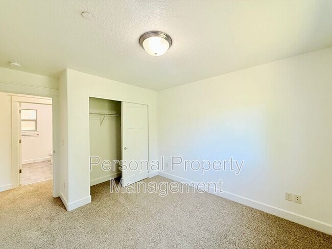 Building Photo - 3368 NW 47th Dr