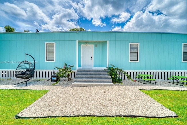 Building Photo - farm stay Sw Extended Stay-1-1